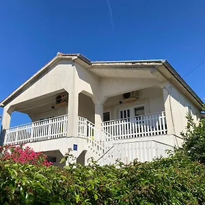 Nina Apartman Silba