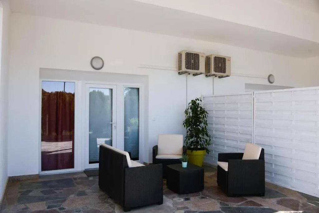 Apartments Estelle Pula 0*,  Croatia